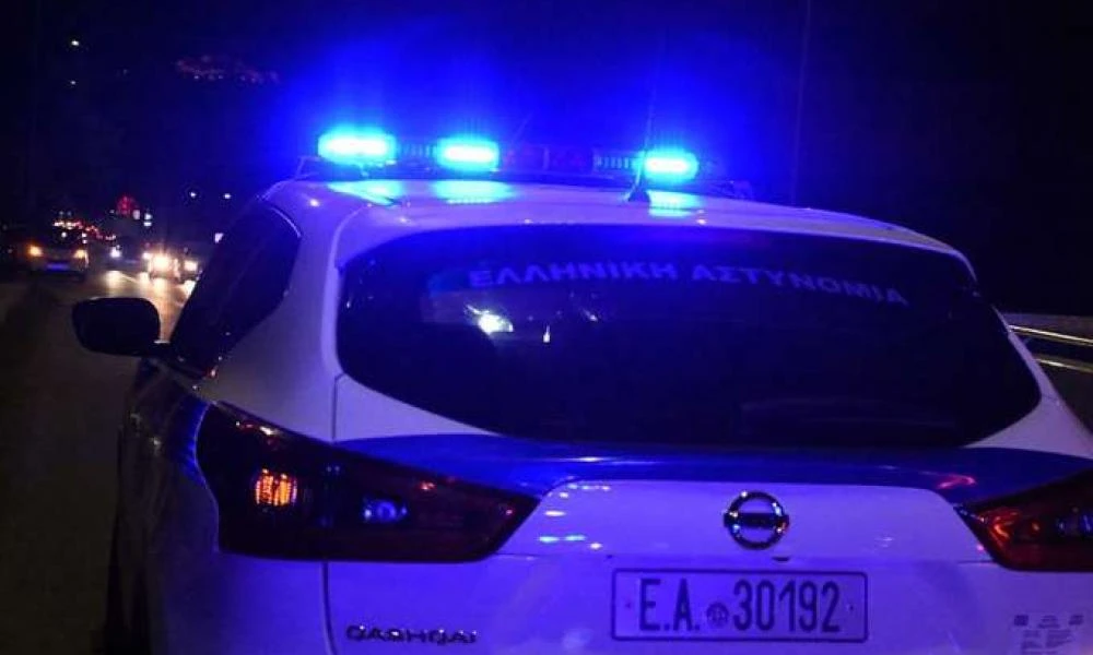 Τρία τροχαία μέσα σε λίγες ώρες στην Εύβοια-Φορτηγό έπεσε από γέφυρα (Εικόνες)
